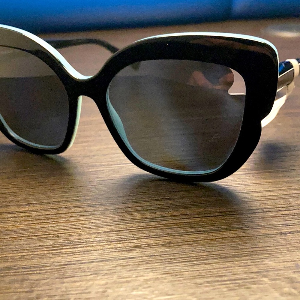 Tiffany’s Sun Glasses (Women’s)
